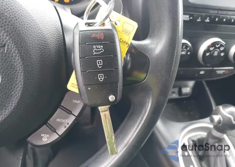 2014 Kia Soul z USA, uszkodzony, nr VIN KNDJN2A27E7720394